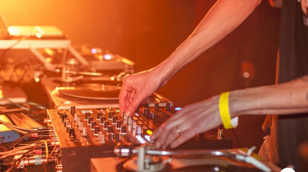 kraken-krew-glazart-paris-villette-club-live-music-underground-night-techno-trance-hardcore-rock-metal