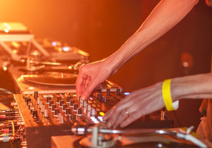 kraken-krew-glazart-paris-villette-club-live-music-underground-night-techno-trance-hardcore-rock-metal